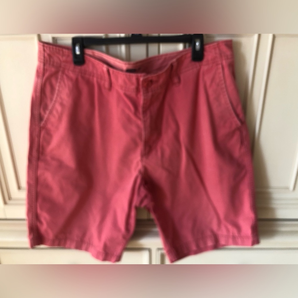 Men’s Old Navy Shorts Size 38 waist!